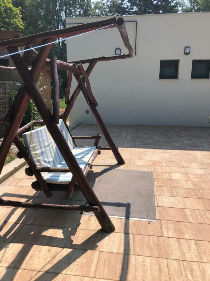Duna Vendeghaz Hotel Fadd-Dombori Exterior photo